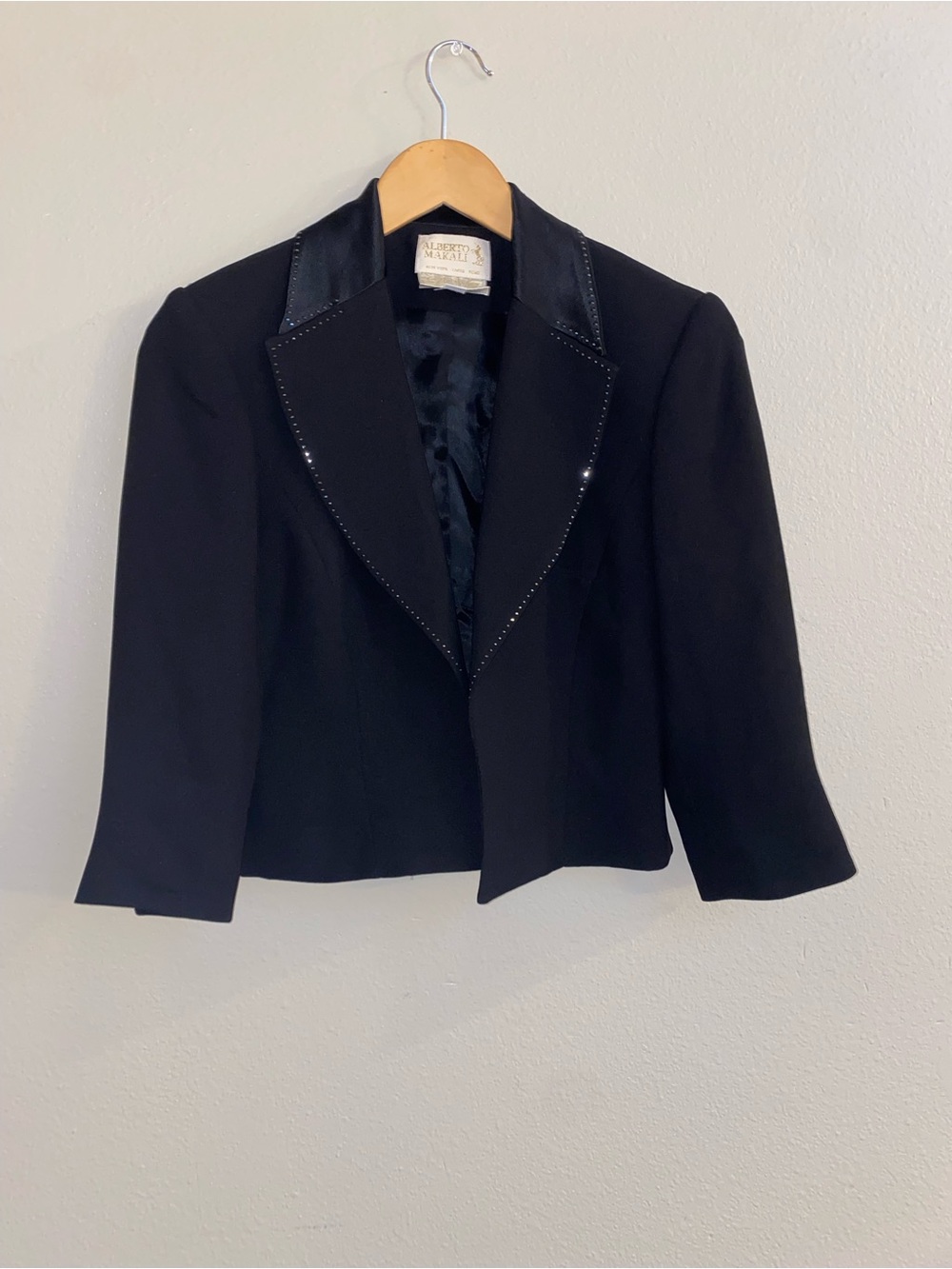 Vintage Cache Alberto Makali Black Cropped Blazer Satin Lapels Size 2